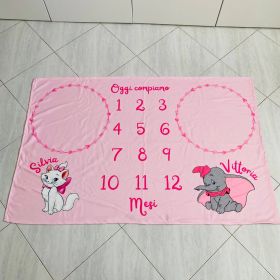 Coperta calendario complimese neonato personalizzata con nomi gemelle  Gattina minou e Dumbo 